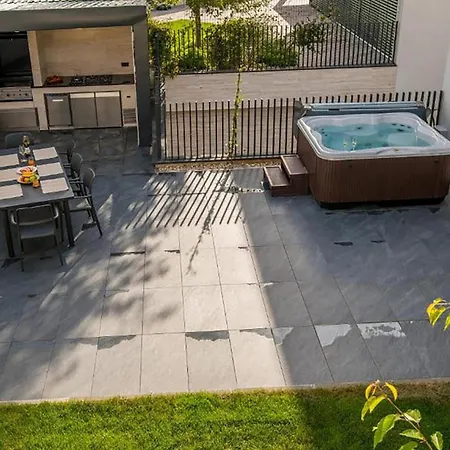 Holiday home Beautiful In With Sauna Malinska