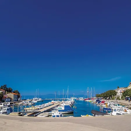 Awesome In With Sauna Case de vacanță Malinska